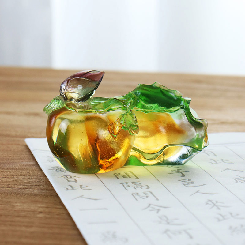 Đồ trang trí điêu khắc thủy tinh pha lê màu hình quả hồng