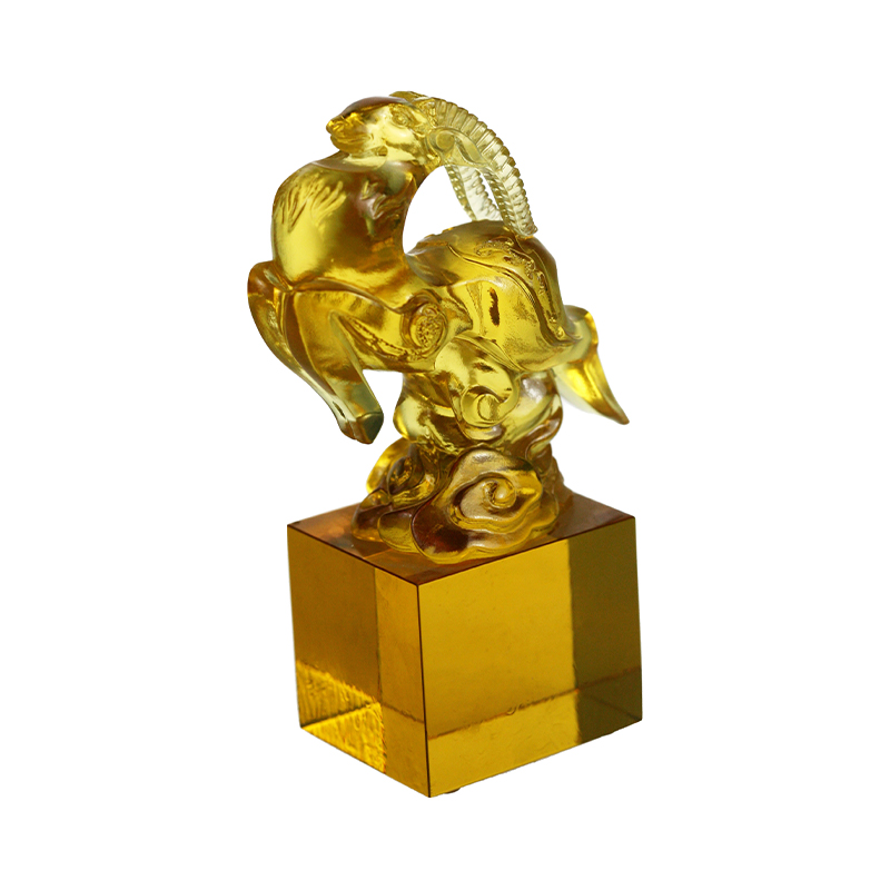 Con dấu pha lê thủy tinh hình con cừu trong suốt màu vàng