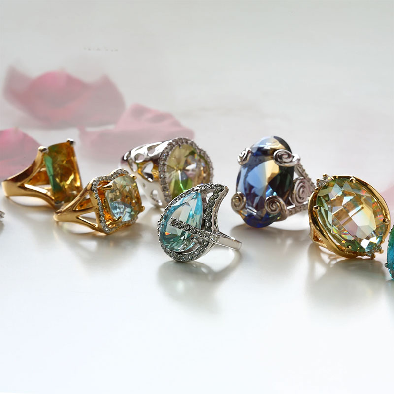 Nhẫn thủy tinh cắt hình giọt nước