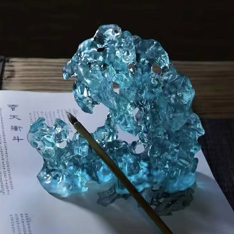 Đồ trang trí thủy tinh màu xanh hình đá