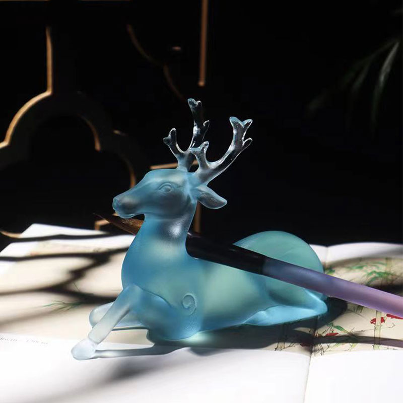 Hộp đựng cọ hình con nai bằng thủy tinh màu xanh