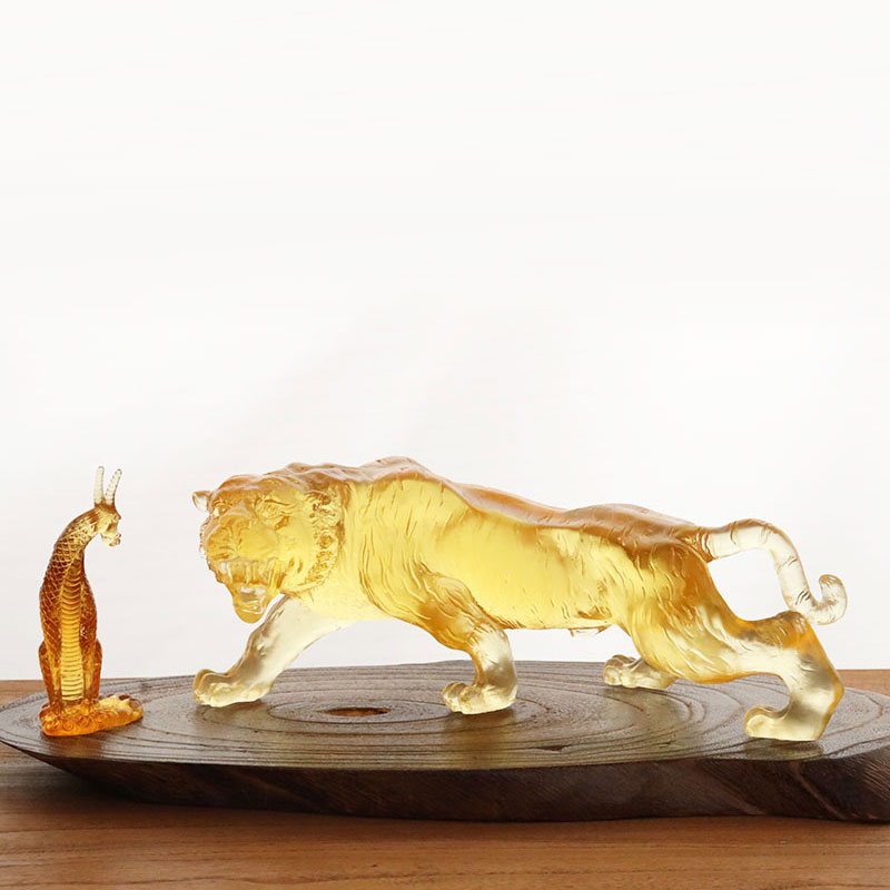 Đồ trang trí hổ tráng men màu vàng
