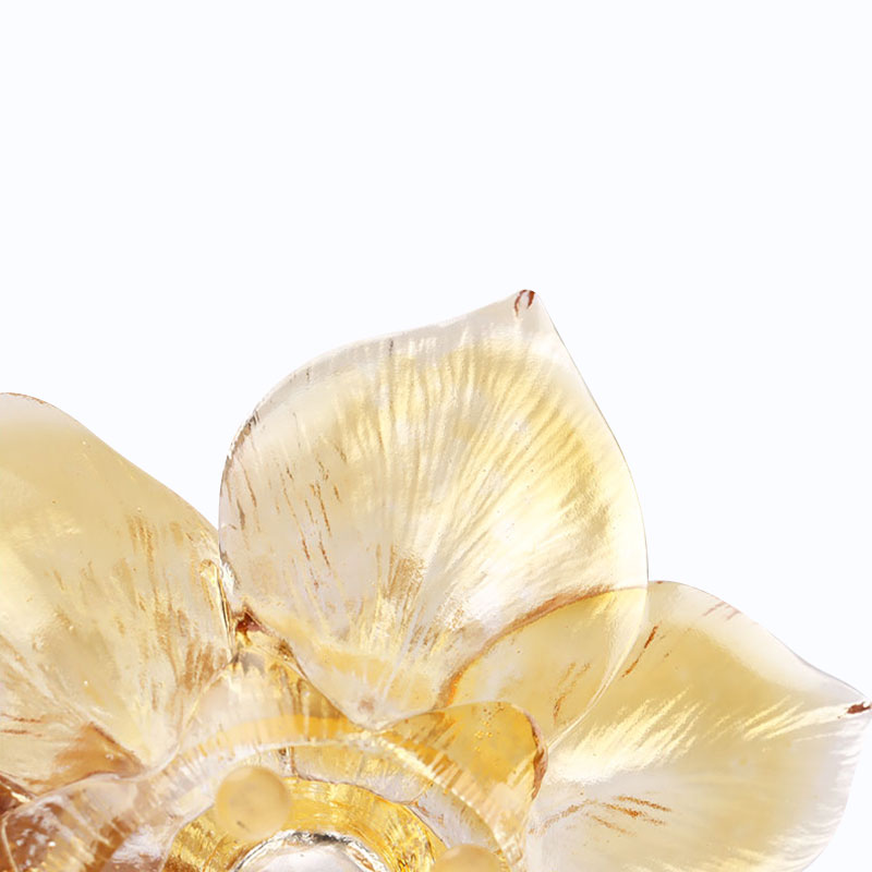 Đế nến hình cánh hoa thủy tinh