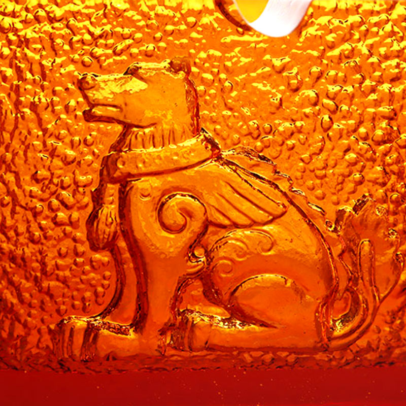 Gạt tàn thủy tinh màu đỏ in hình con vật tinh xảo