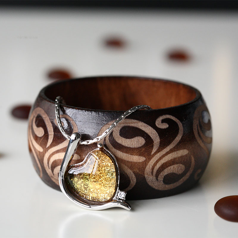 Vòng tay màu bạc sang trọng khảm mặt dây chuyền thủy tinh