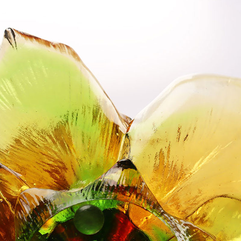 Đế nến hình cánh hoa thủy tinh