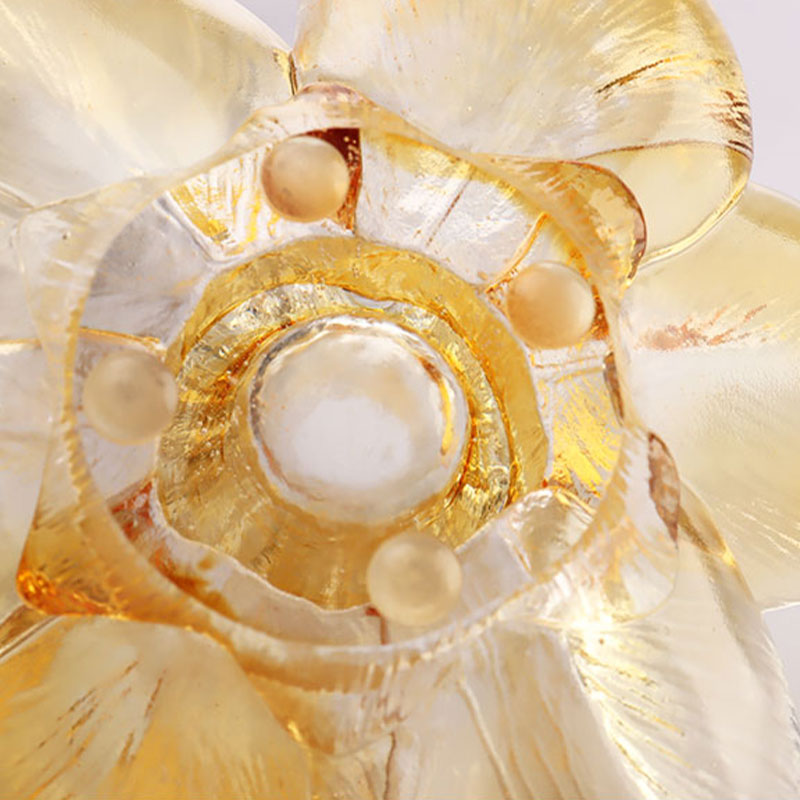 Đế nến hình cánh hoa thủy tinh