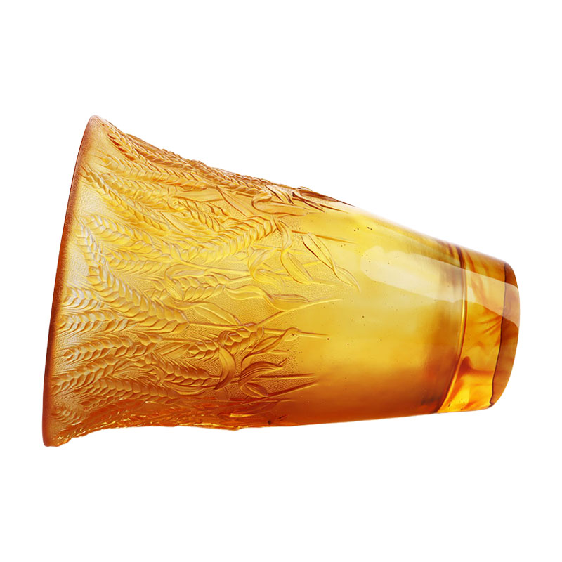 Bình thủy tinh màu hổ phách có tai lúa mì