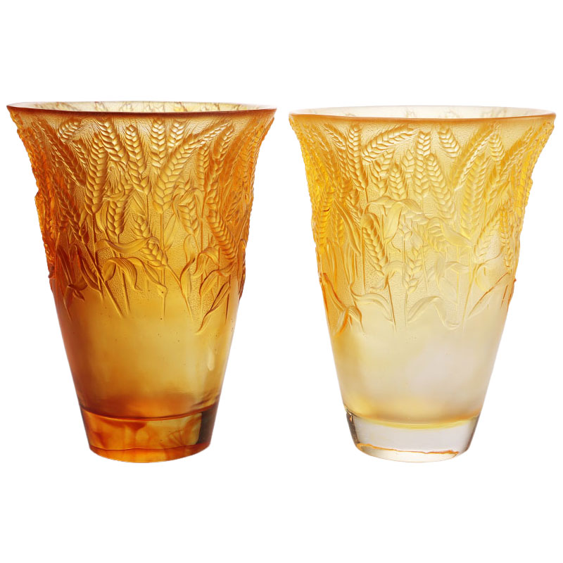 Bình thủy tinh màu hổ phách có tai lúa mì