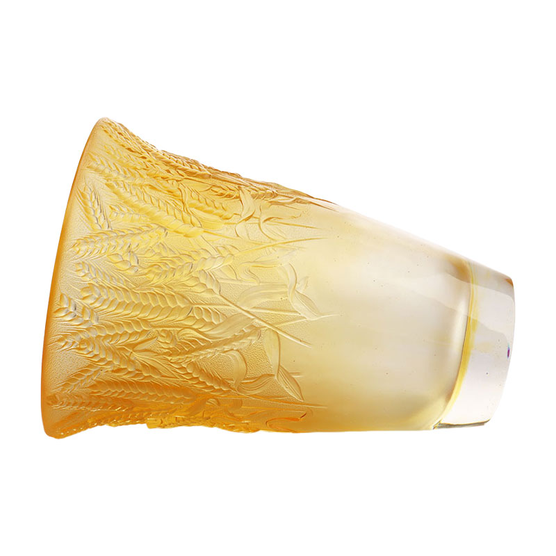 Bình thủy tinh màu hổ phách có tai lúa mì