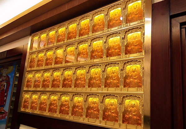 Đang duyệt tác phẩm