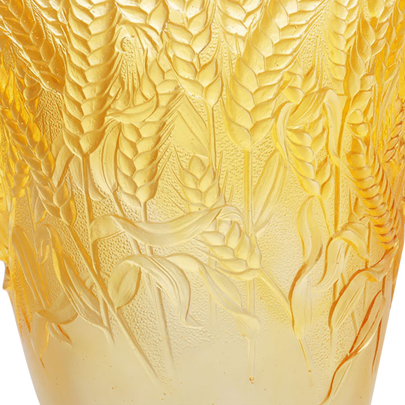 Bình thủy tinh màu hổ phách có tai lúa mì