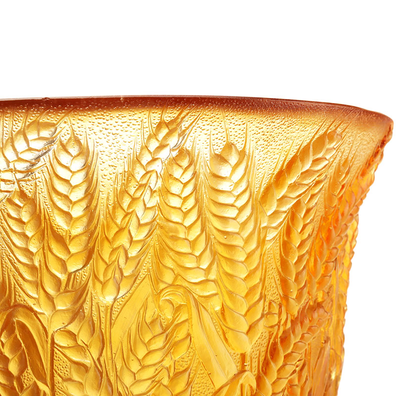 Bình thủy tinh màu hổ phách có tai lúa mì