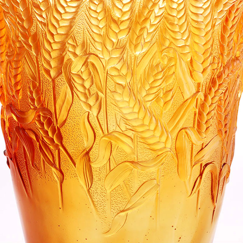 Bình thủy tinh màu hổ phách có tai lúa mì